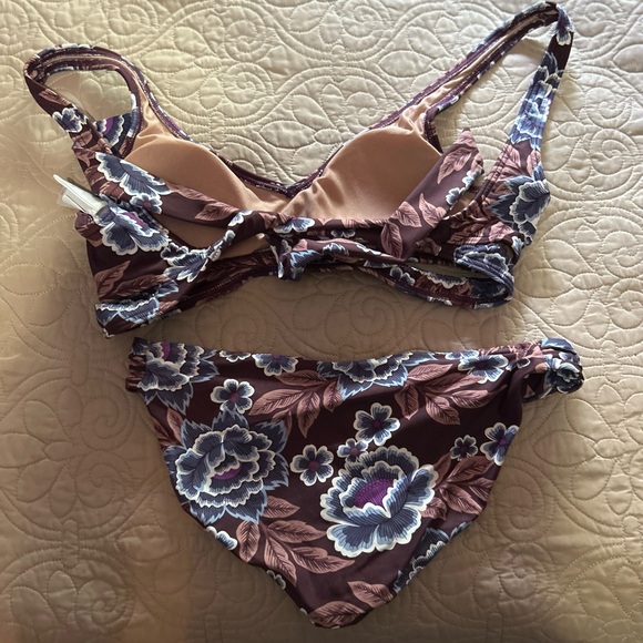 O’Neill Bikini Swimsuit - Picture 3 of 3
